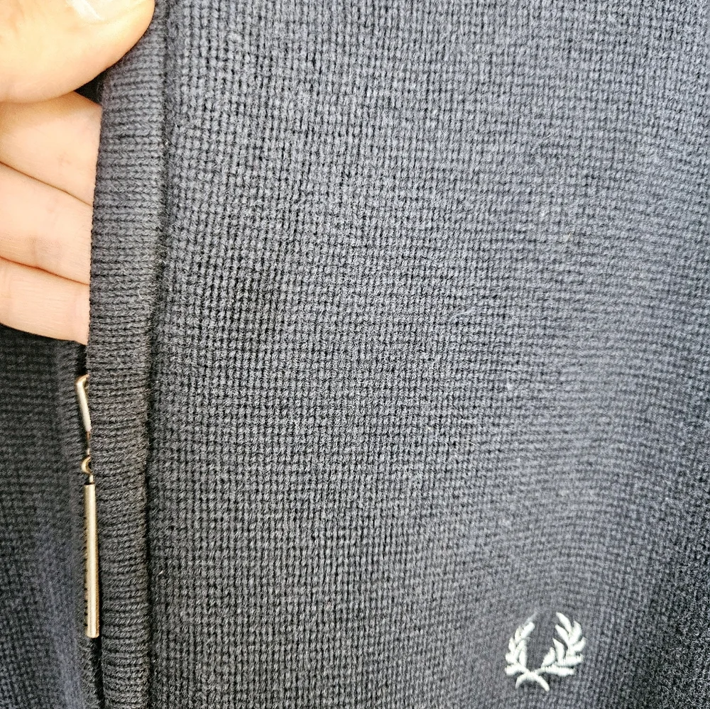 Vintage 90s Fred Perry zip up S **flaws** - Picture 9 of 13